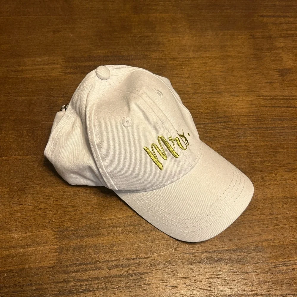 Mrs. White Wedding Bridal Bachelorette Baseball Cap Hat NWOT - Picture 3 of 6